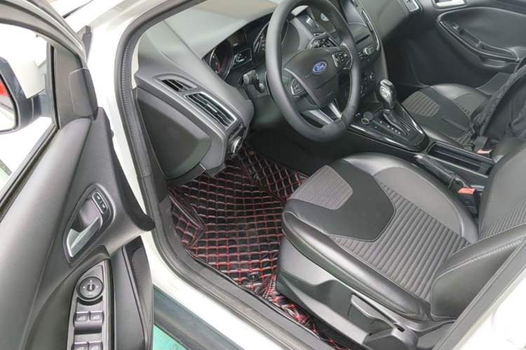 Used Ford Focus 2017 Sedan EcoBoost 180 Automatic Elite Model Driver Seat