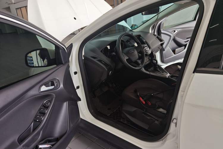 Used Ford Focus 2017 Hatchback 1.6L Automatic Comfort Plus SmartDrive Edition Driver Seat