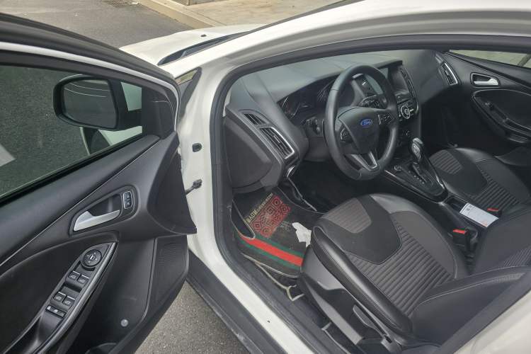 Used Ford Focus 2017 Sedan 1.6L Automatic Fashion Edition Smart Drive Version Driver Seat