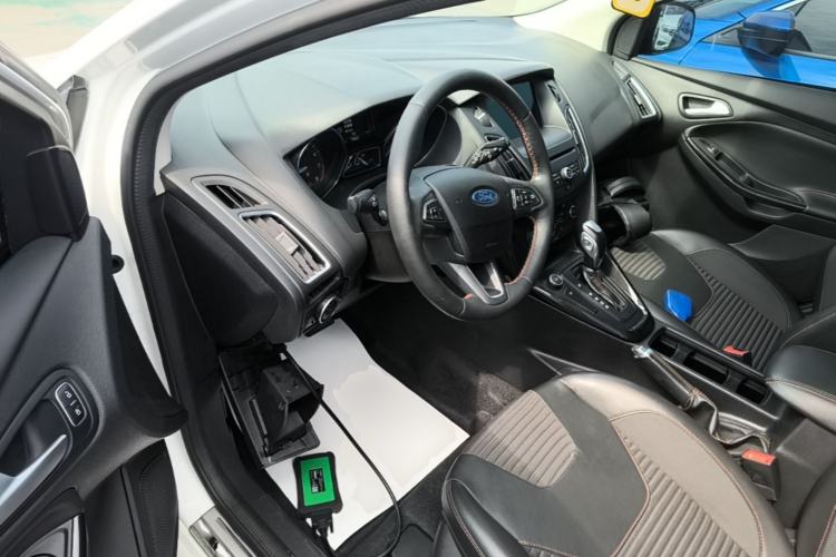 Used Ford Focus 2017 1.5T CTCC White and Black Limited Edition Driver Seat