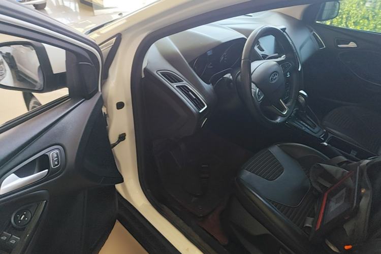 Used Ford Focus 2017 Sedan 1.6L Automatic Fashion Edition Smart Drive Version Driver Seat