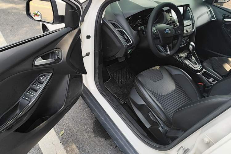 Used Ford Focus 2017 Sedan EcoBoost 180 Automatic Elite Model Driver Seat