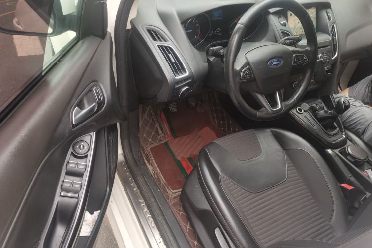 Used Ford Focus 2017 Hatchback 1.6L Manual Fashion Edition SmartDrive Version Driver Seat