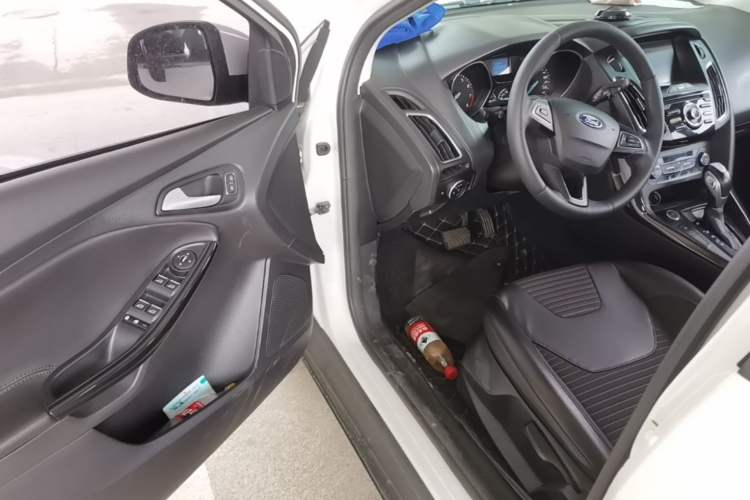 Used Ford Focus 2017 Hatchback EcoBoost 125 Automatic - Ultra-Powerful Style Edition with Smart Drive Features Driver Seat