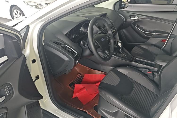 Used Ford Focus 2017 Hatchback 1.6L Automatic Fashion Edition Smart Drive Version Driver Seat