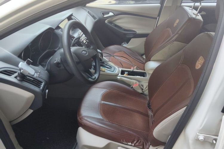 Used Ford Focus 2017 Sedan 1.6L Automatic Comfort Plus SmartDrive Edition Driver Seat