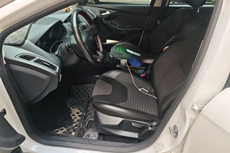 Used Ford Focus 2017 Hatchback 1.6L Automatic Fashion Edition Smart Drive Version Driver Seat