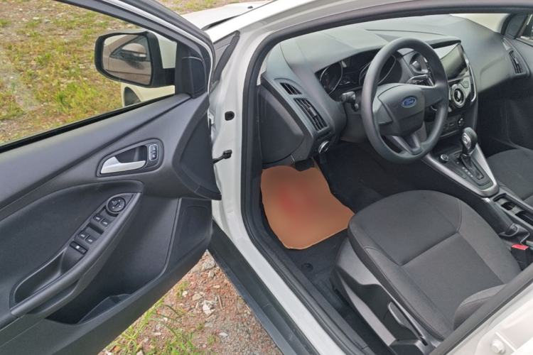 Used Ford Focus 2017 Hatchback 1.6L Automatic Comfort Plus SmartDrive Edition Driver Seat