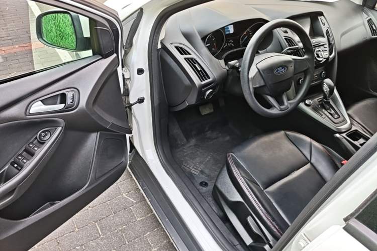Used Ford Focus 2017 Hatchback 1.6L Automatic Comfort Plus SmartDrive Edition Driver Seat