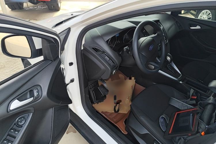 Used Ford Focus 2017 Hatchback 1.6L Automatic Comfort Plus SmartDrive Edition Driver Seat