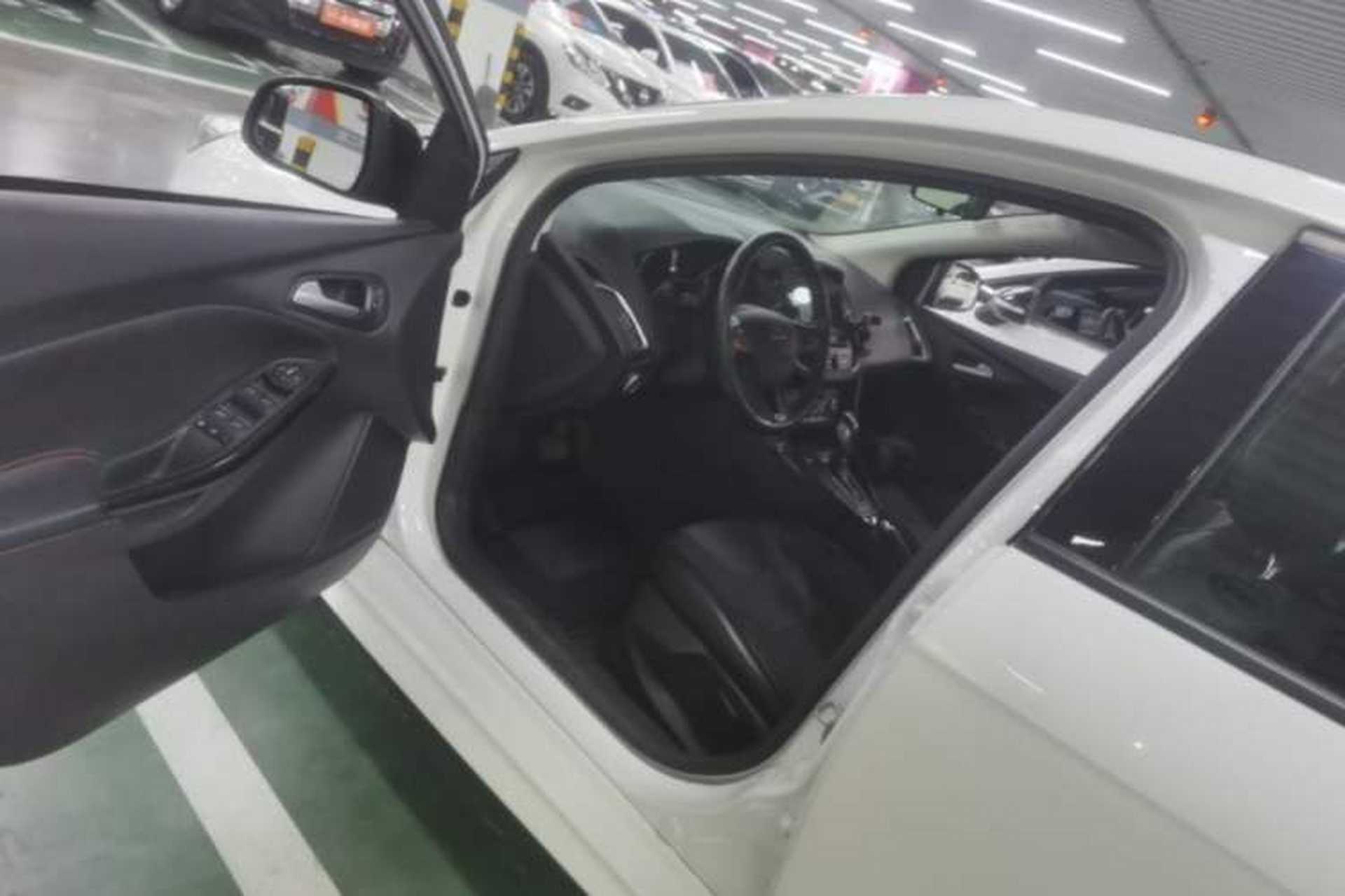 Used Ford Focus 2017 1.5T CTCC White and Black Limited Edition Driver Seat