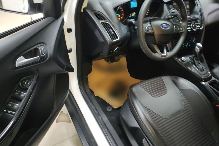 Used Ford Focus 2017 Sedan 1.6L Automatic Fashion Edition Smart Drive Version Driver Seat