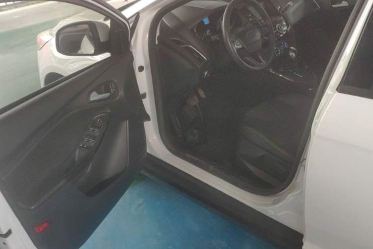 Used Ford Focus 2017 Hatchback 1.6L Automatic Fashion Edition Smart Drive Version Driver Seat