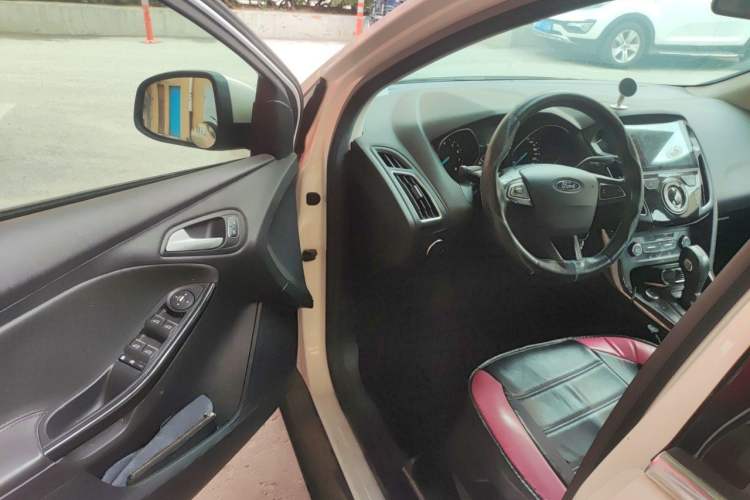 Used Ford Focus 2017 Sedan EcoBoost 180 Automatic Elite Model Driver Seat