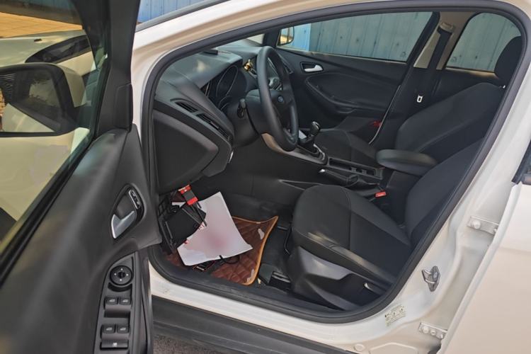 Used Ford Focus 2017 Hatchback 1.6L Manual Comfort Plus SmartDrive Edition Driver Seat