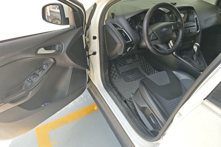 Used Ford Focus 2017 Sedan EcoBoost 180 Automatic Elite Model Driver Seat