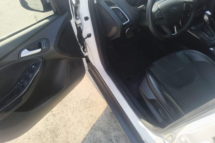 Used Ford Focus 2017 Hatchback EcoBoost 180 Automatic Elite Model Driver Seat