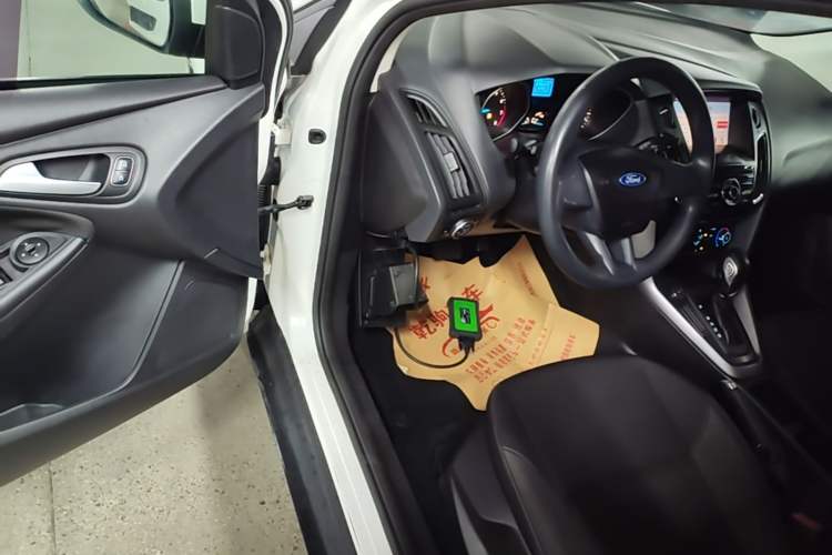 Used Ford Focus 2017 Hatchback 1.6L Automatic Comfort Plus SmartDrive Edition Driver Seat