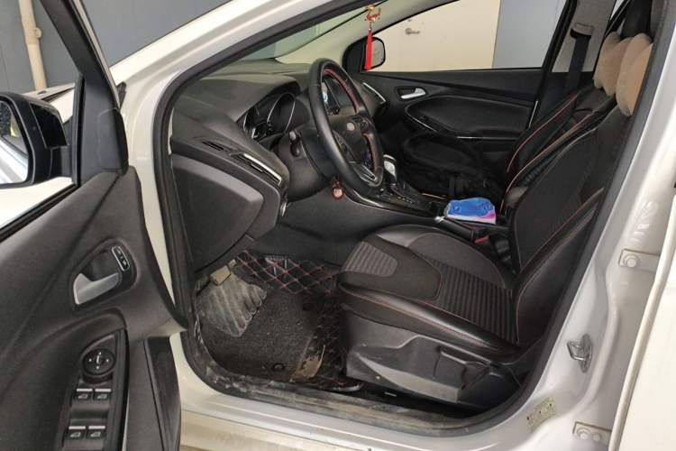Used Ford Focus 2017 1.5T CTCC White and Black Limited Edition Driver Seat