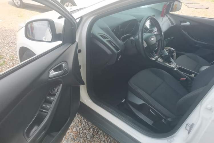Used Ford Focus 2017 Hatchback 1.6L Manual Comfort Plus SmartDrive Edition Driver Seat