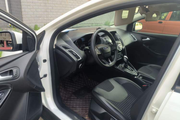 Used Ford Focus 2017 Hatchback 1.6L Automatic Fashion Edition Smart Drive Version Driver Seat