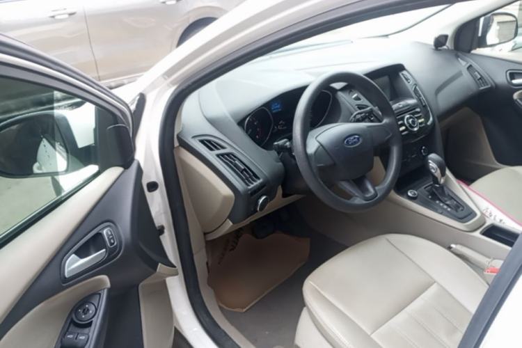 Used Ford Focus 2017 Sedan 1.6L Automatic Comfort Plus SmartDrive Edition Driver Seat
