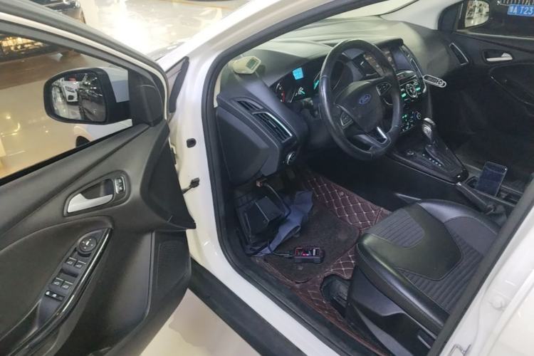 Used Ford Focus 2017 Sedan 1.6L Automatic Fashion Edition Smart Drive Version Driver Seat