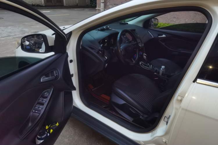 Used Ford Focus 2017 Sedan EcoBoost 180 Automatic Elite Model Driver Seat