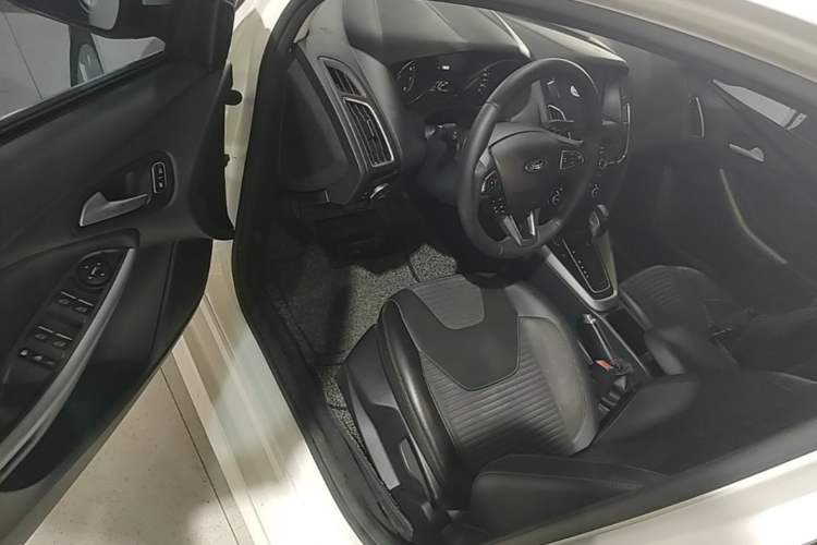 Used Ford Focus 2017 Hatchback EcoBoost 180 Automatic Sport Model Driver Seat