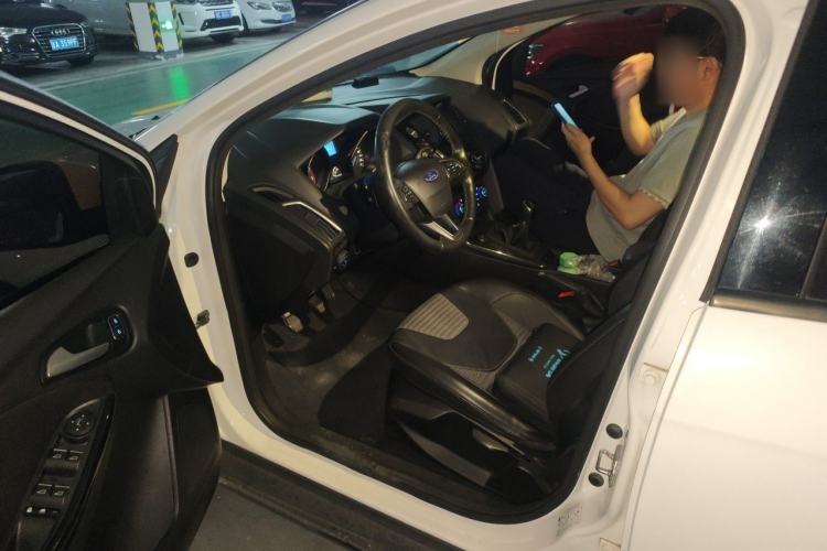 Used Ford Focus 2017 Sedan 1.6L Manual Fashion Edition Smart Drive Version Driver Seat