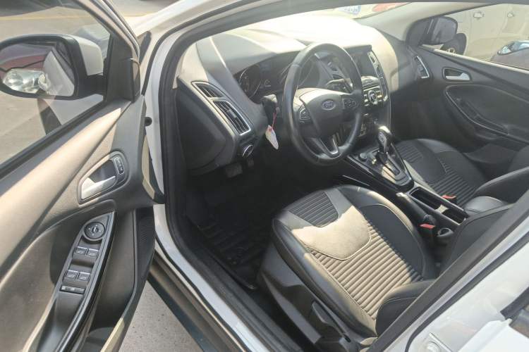 Used Ford Focus 2017 Hatchback 1.6L Automatic Fashion Edition Smart Drive Version Driver Seat