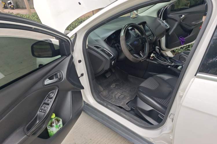 Used Ford Focus 2017 Sedan EcoBoost 180 Automatic Elite Model Driver Seat