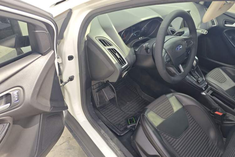 Used Ford Focus 2017 Sedan EcoBoost 180 Automatic Elite Model Driver Seat