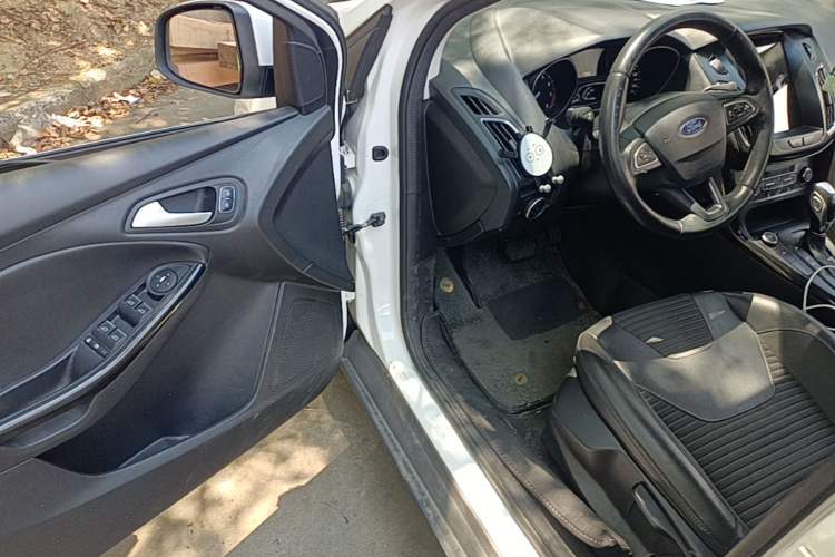 Used Ford Focus 2017 Sedan EcoBoost 180 Automatic Elite Model Driver Seat