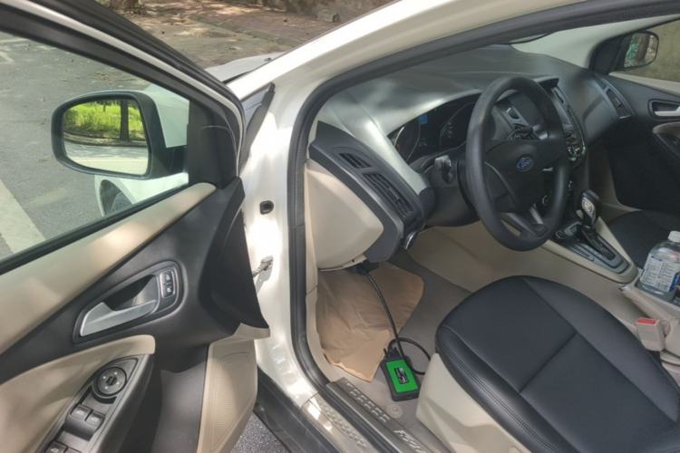 Used Ford Focus 2017 Sedan 1.6L Automatic Comfort Plus SmartDrive Edition Driver Seat