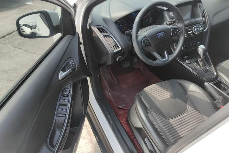 Used Ford Focus 2017 Sedan 1.6L Automatic Fashion Edition Smart Drive Version Driver Seat