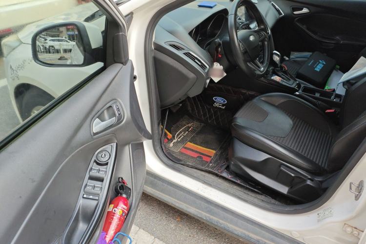 Used Ford Focus 2017 Sedan 1.6L Automatic Fashion Edition Smart Drive Version Driver Seat