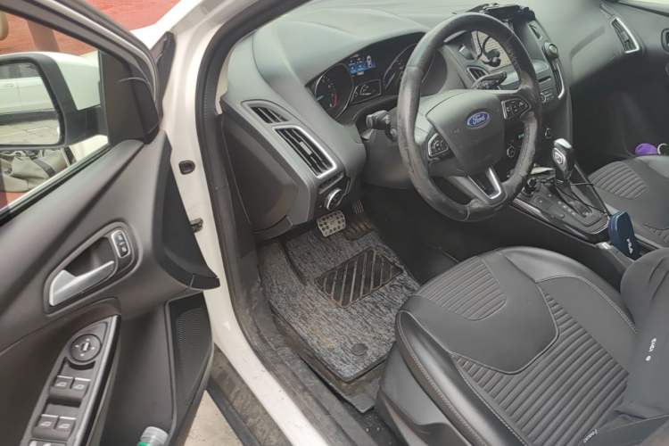 Used Ford Focus 2017 Hatchback EcoBoost 180 Automatic Elite Model Driver Seat