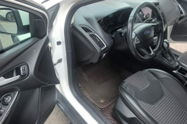 Used Ford Focus 2017 Sedan 1.6L Automatic Fashion Edition Smart Drive Version Driver Seat