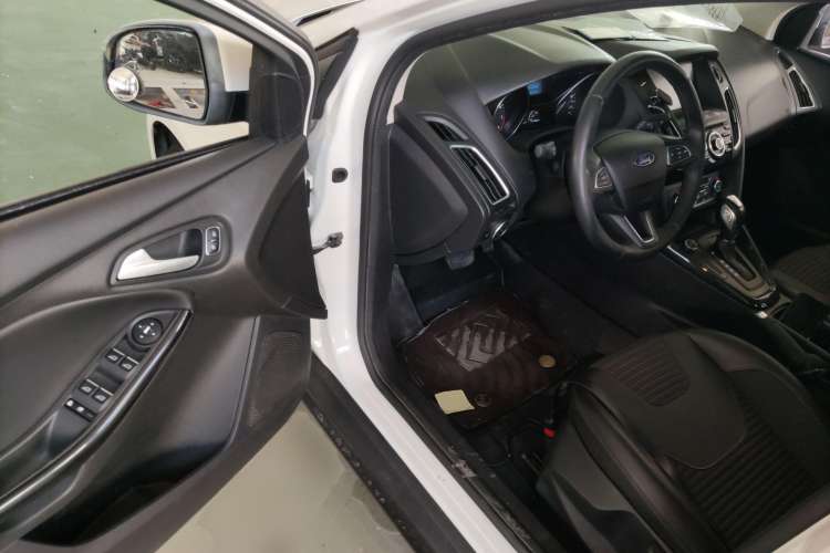 Used Ford Focus 2017 Hatchback 1.6L Automatic Fashion Edition Smart Drive Version Driver Seat