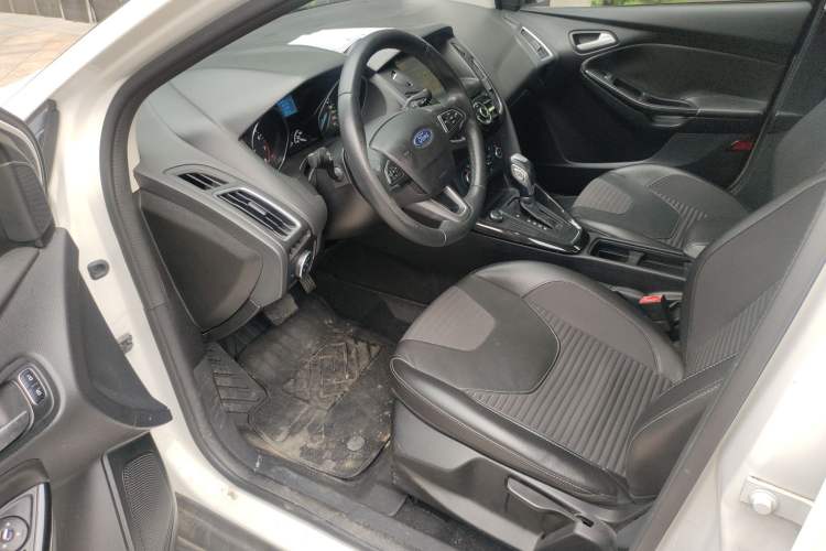 Used Ford Focus 2017 Sedan 1.6L Automatic Fashion Edition Smart Drive Version Driver Seat