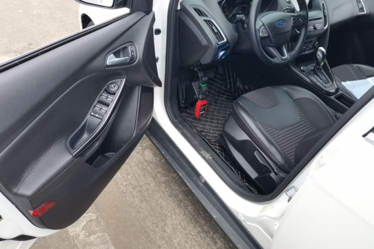 Used Ford Focus 2017 Sedan EcoBoost 180 Automatic Elite Model Driver Seat