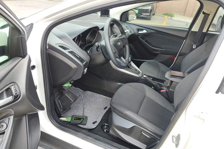 Used Ford Focus 2017 Hatchback 1.6L Automatic Comfort Plus SmartDrive Edition Driver Seat