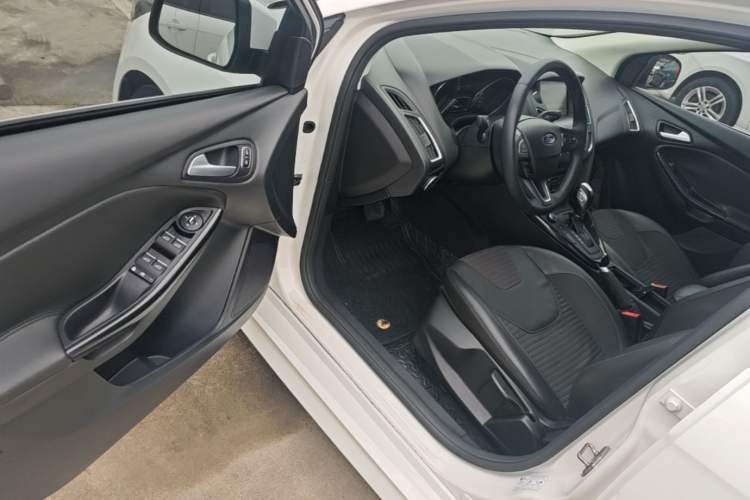 Used Ford Focus 2017 Sedan EcoBoost 180 Automatic Elite Model Driver Seat