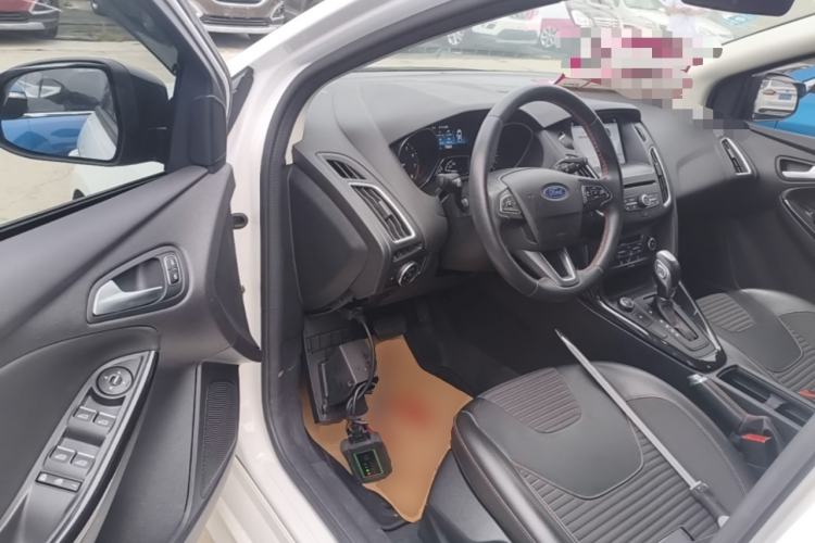 Used Ford Focus 2017 1.5T CTCC White and Black Limited Edition Driver Seat