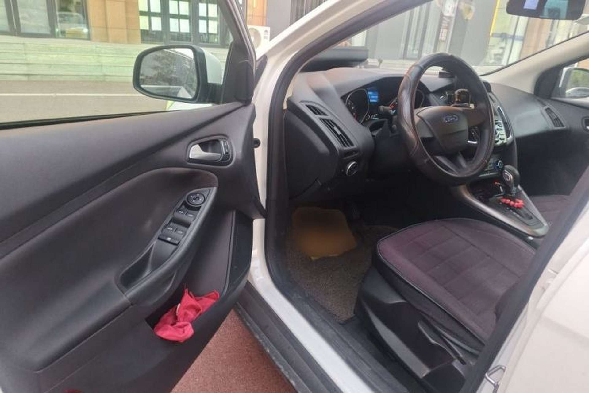 Used Ford Focus 2017 Hatchback 1.6L Automatic Comfort Plus SmartDrive Edition Driver Seat