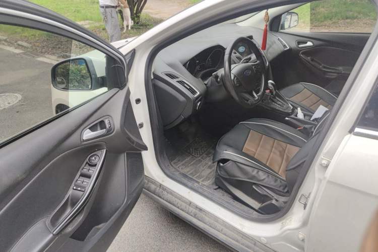 Used Ford Focus 2017 Hatchback EcoBoost 180 Automatic Elite Model Driver Seat