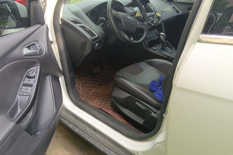 Used Ford Focus 2017 Hatchback 1.6L Automatic Fashion Edition Smart Drive Version Driver Seat