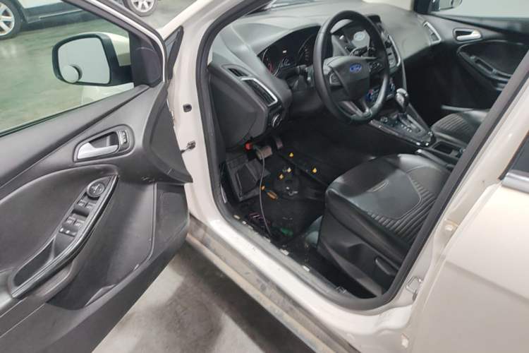 Used Ford Focus 2017 Sedan EcoBoost 180 Automatic Elite Model Driver Seat