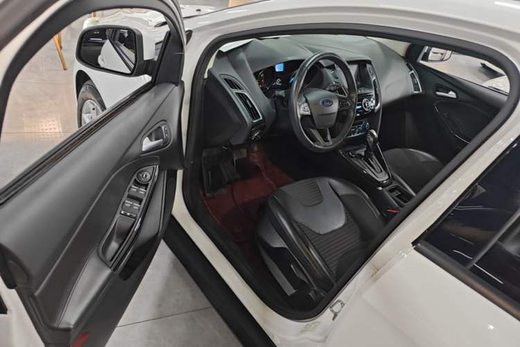 Used Ford Focus 2017 Sedan 1.6L Automatic Fashion Edition Smart Drive Version Driver Seat